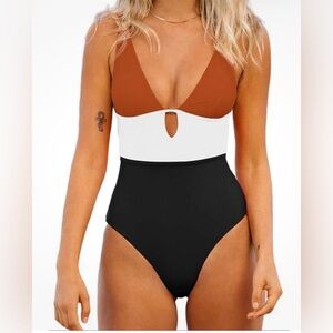 NWT Cupshe Colorblock V-Neck One-Piece Swimsuit